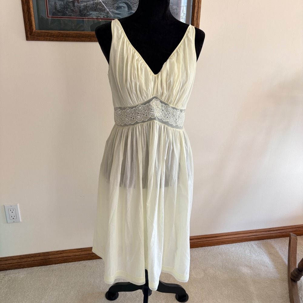 Shadowline Nightgown Womens Small Yellow Vintage Lace Waist Sleeveless Sleepwear